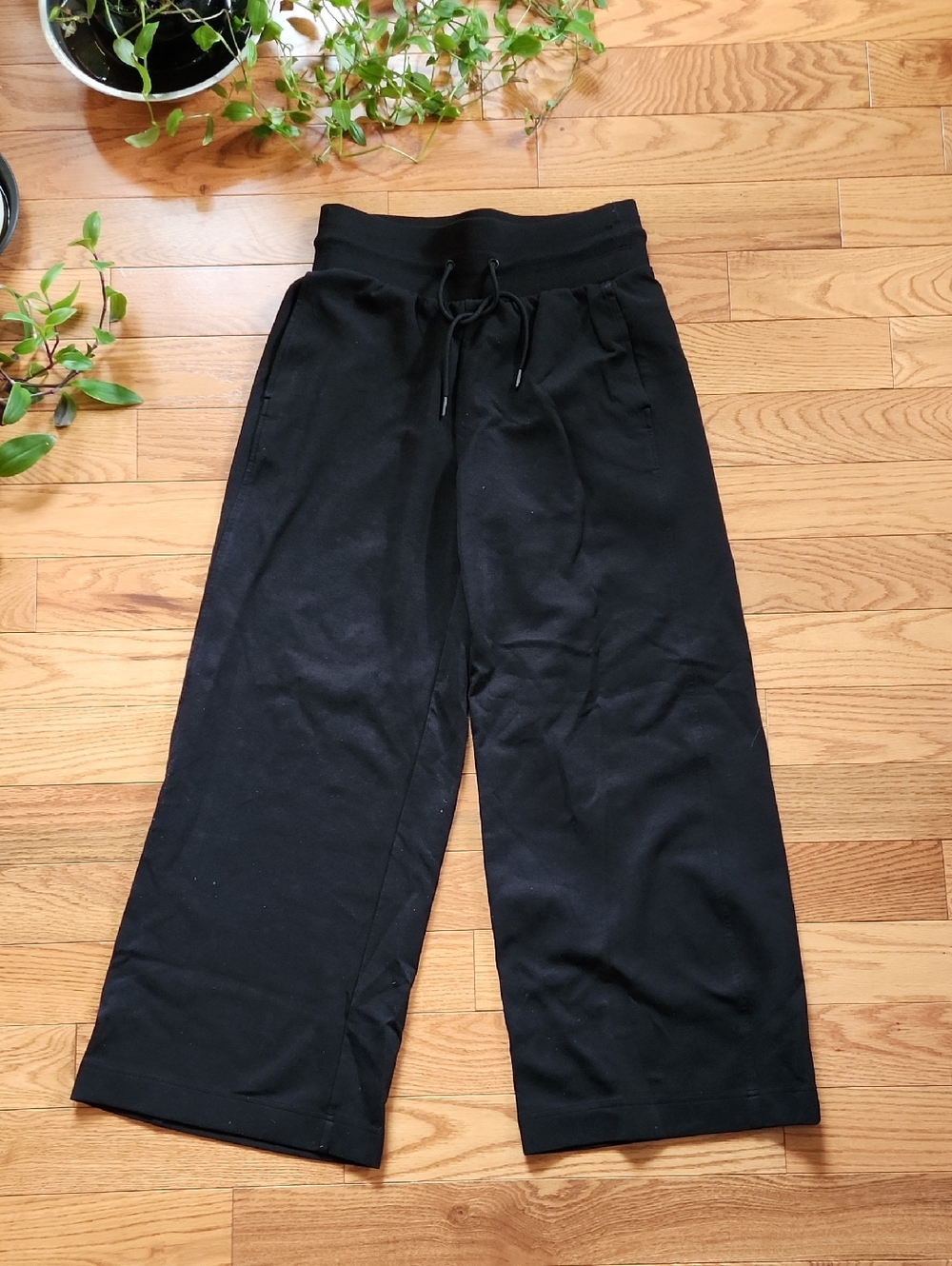 Old Navy Black Wide-Leg Dynamic Fleece Sweatpants